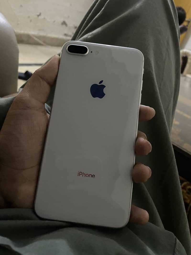 Apple iPhone 8 Plus 0