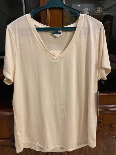 Cream V-Neck Basic T-Shirt