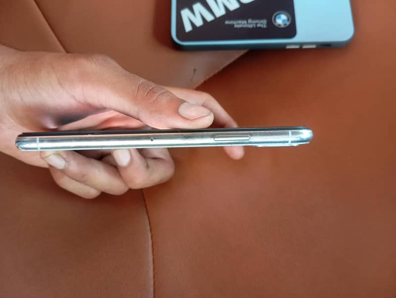 Apple iPhone X 3