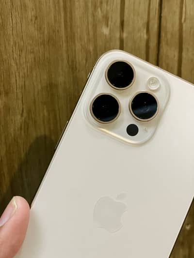 Apple iPhone 16 Pro Max JV
