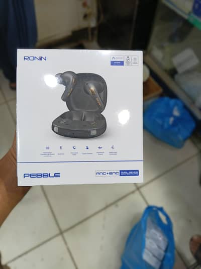 Ronin Pebble Original Earbuds (Black/White) New Pack