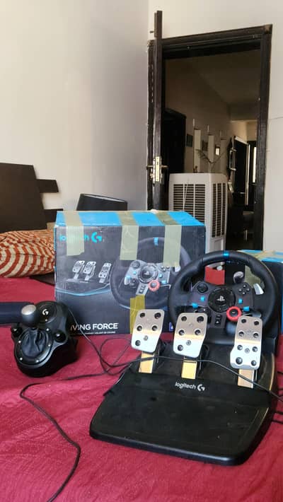 Logitech G29 Driving Force Racing Wheel+ Pedals+ Driving Force Shifter