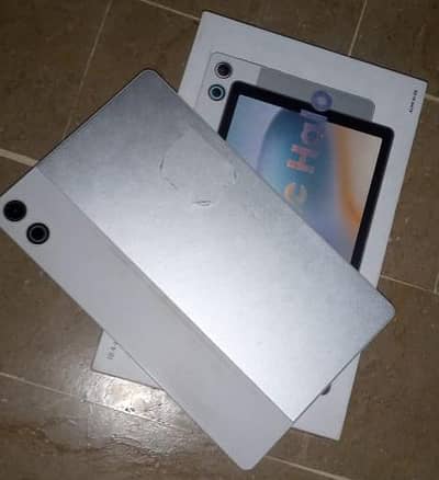 tablet for sale condition 10/10 128 GB ram argent sell
