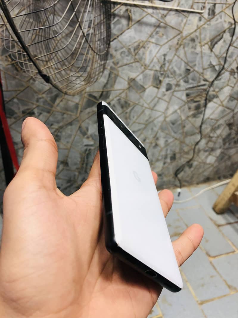 Google Pixel 6a 1