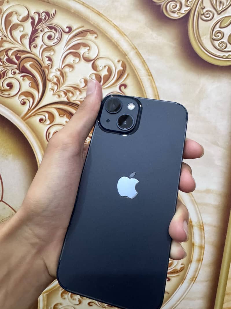 Apple iPhone 13 5