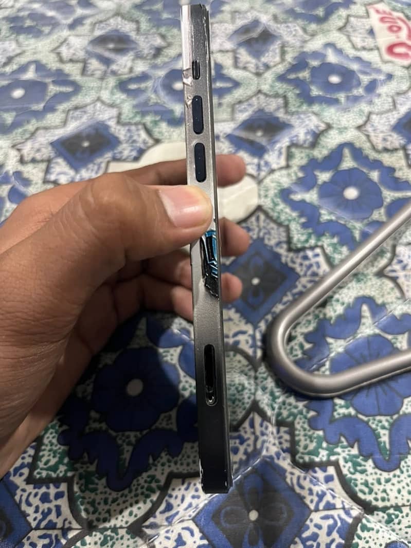 Apple iPhone 12 4