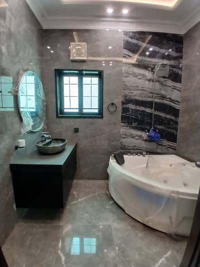 Like Brand New 10 Marla Upper Portion for Rent Bahria Town Lahore