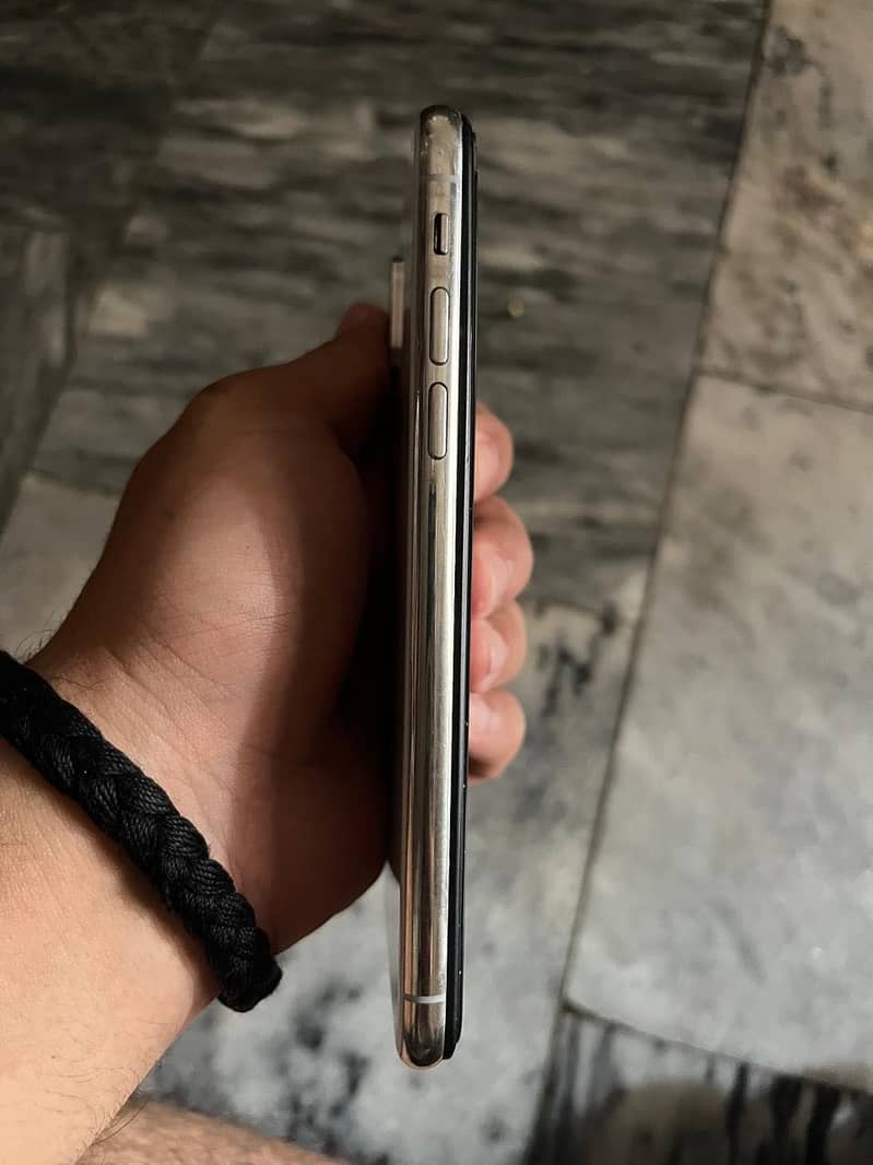 Apple iPhone X 2