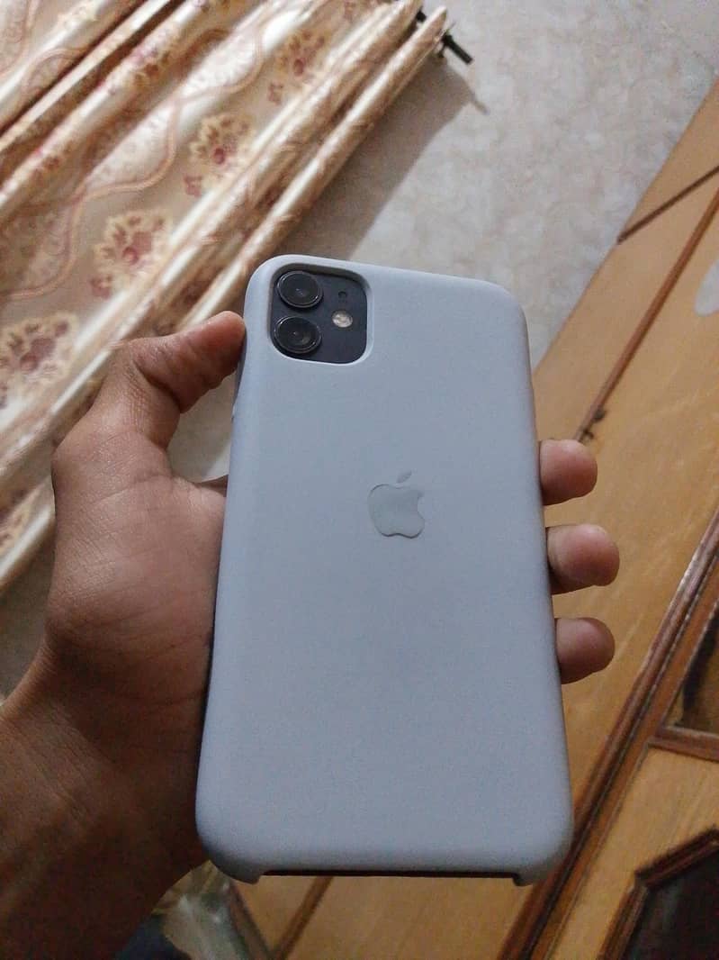 Apple iPhone 11 0