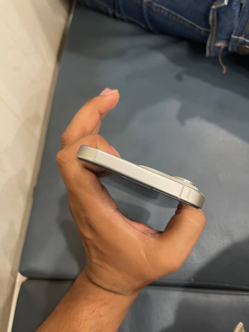 Apple iPhone 15 Pro Max 1