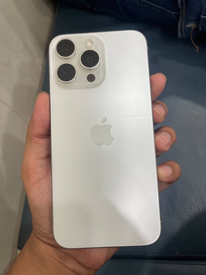 Apple iPhone 15 Pro Max 7