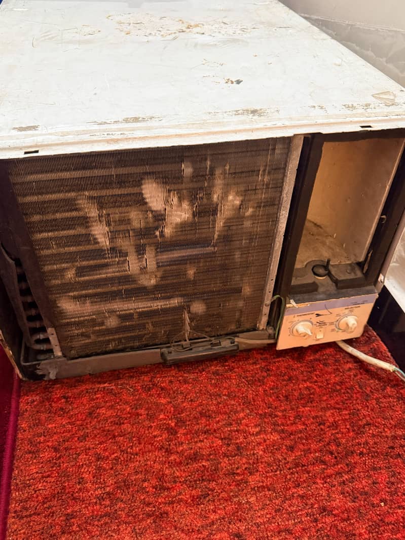 user window AC 1