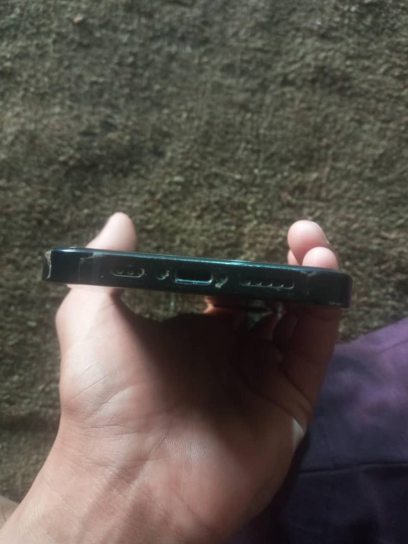 Apple iPhone 12 3