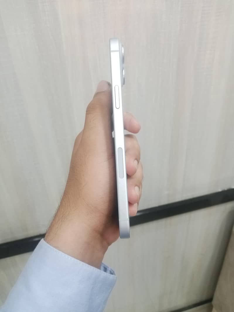 Apple iPhone 15 plus 1