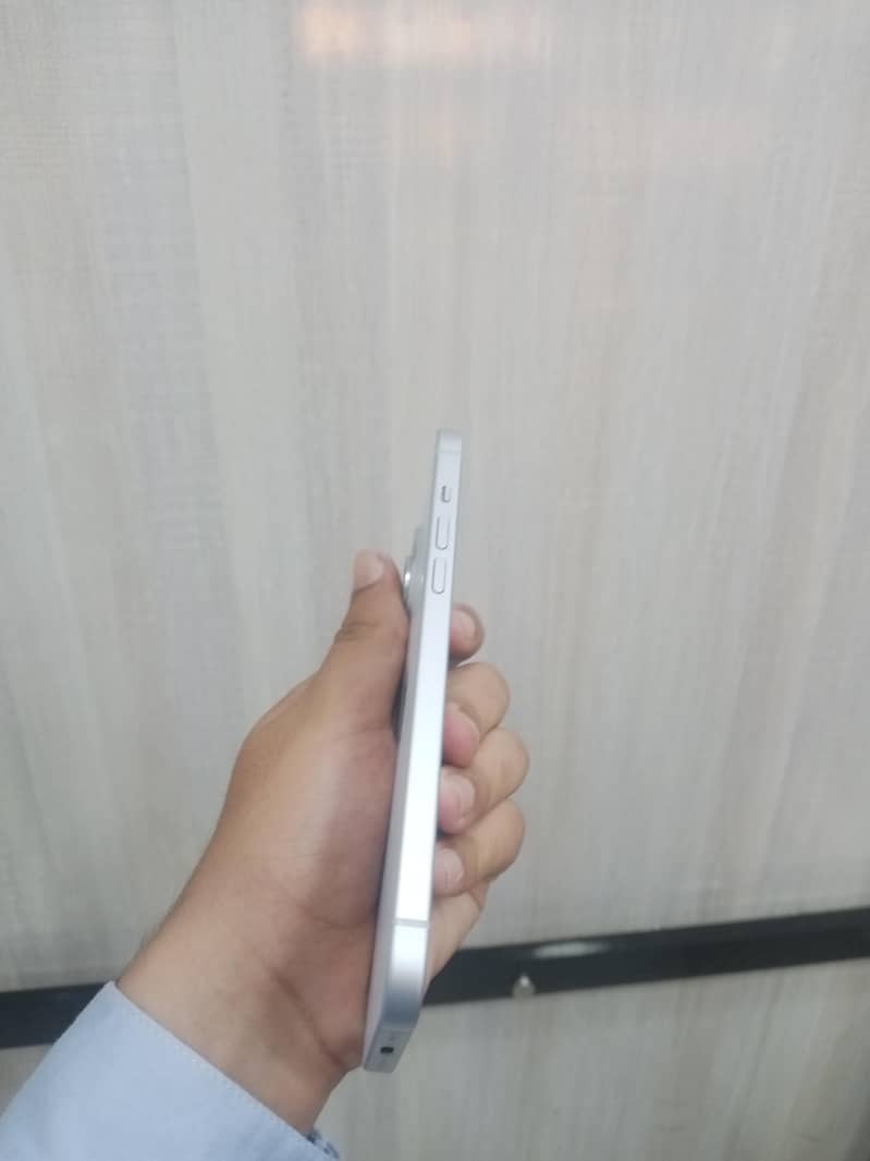 Apple iPhone 15 plus 3
