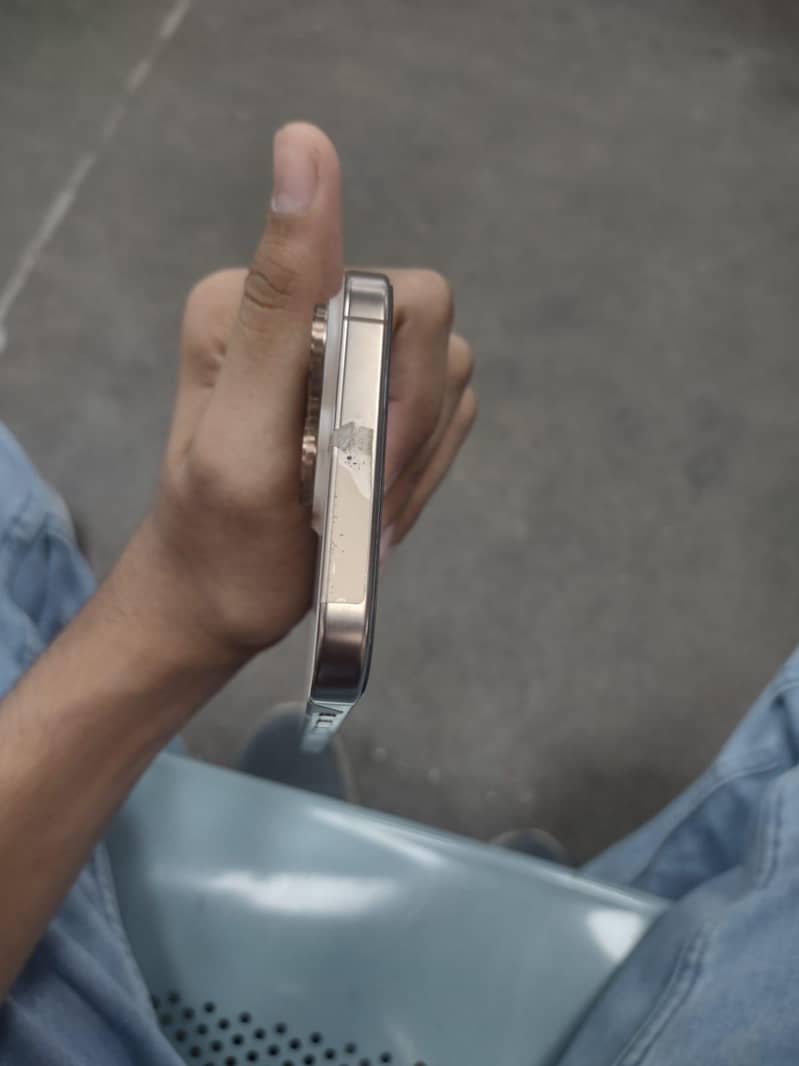 Apple iPhone 16 Pro Max 5