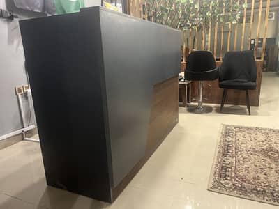 Reception table