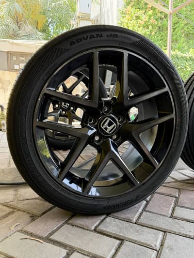 Honda Genuine Rims 18 inches with Yokohama tyres