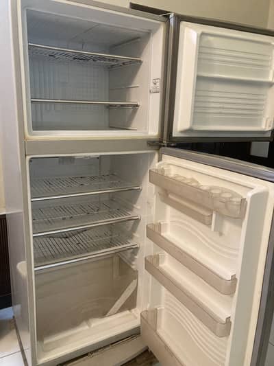 USED DAWLANCE FRIDGE