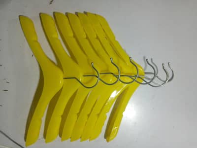 Plastic Garments Hangers For sale/3900+ PCs /Lahore/ Bulk sale /