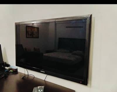 Samsung tv for sale with smart tv device