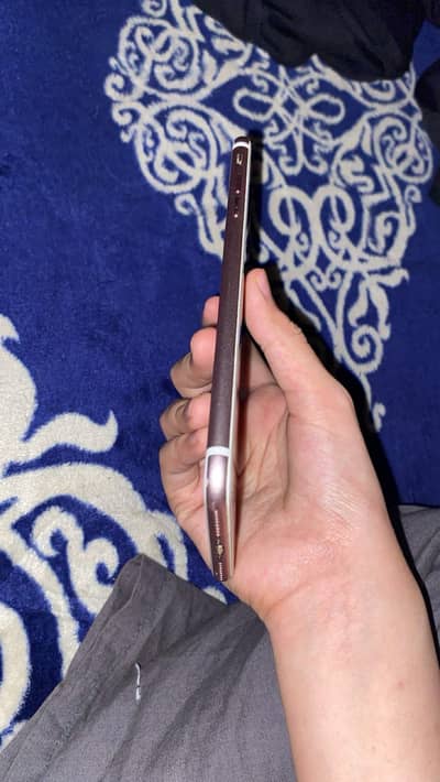 Apple iPhone 7 Plus 128Gb me ha touch barek ha thora but bilkuk ok hai