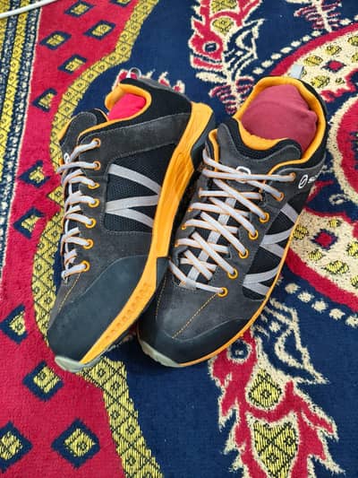 Hiking Shoes , Size9(43)