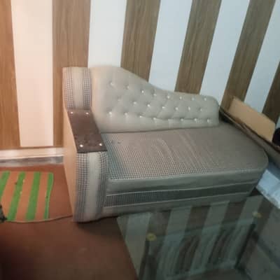 5 seter sofa set and one dewan