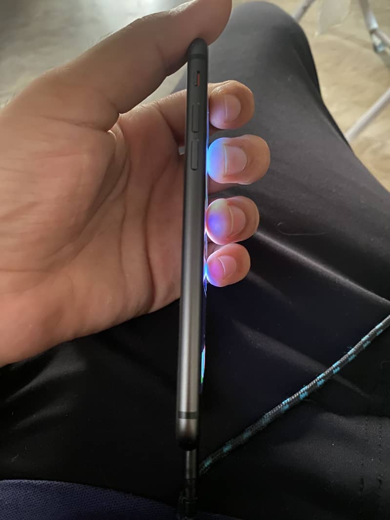 Apple iPhone 8 3