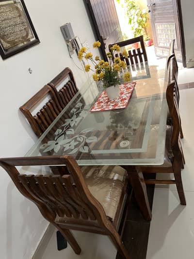 Dining table for sale