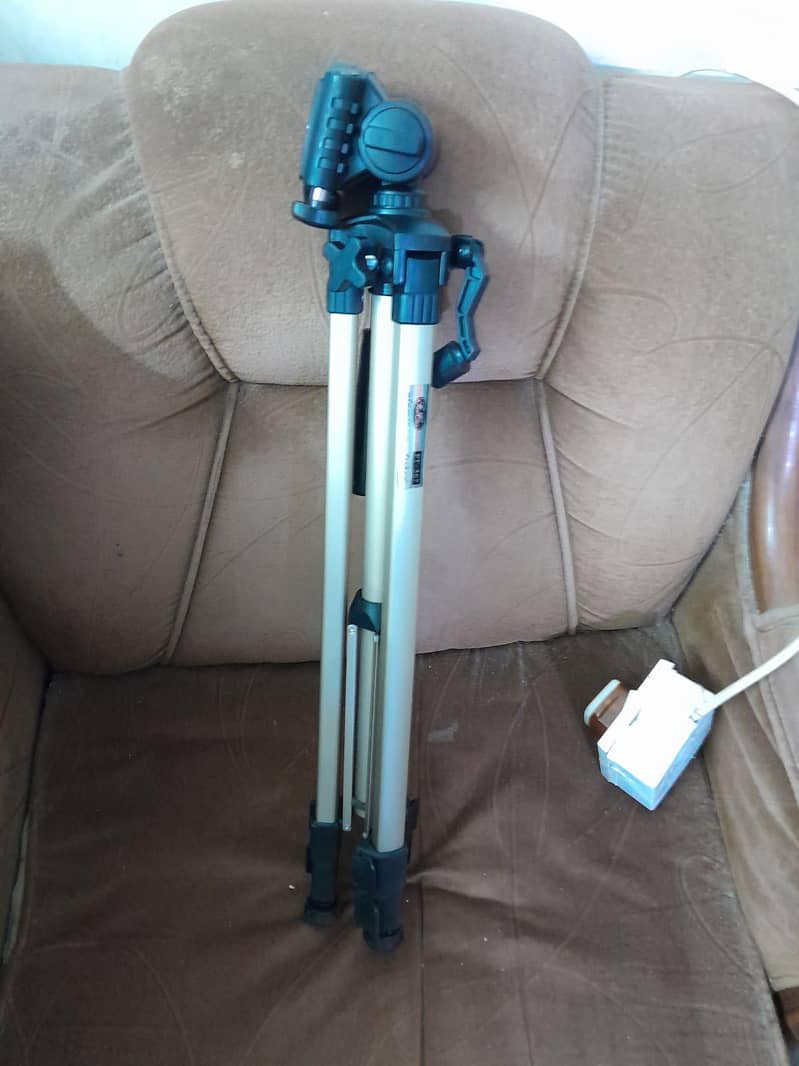 Camera Tripod Stand 9