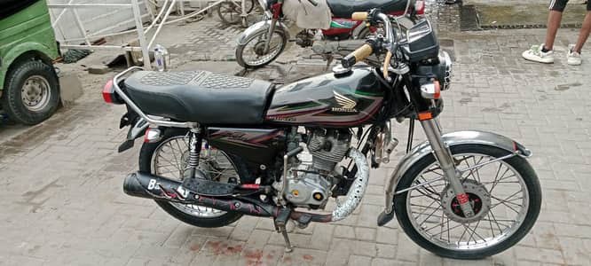 HONDA 125 FOR SALE GOOD  CONDITION JUST BUY AND DRIVE
