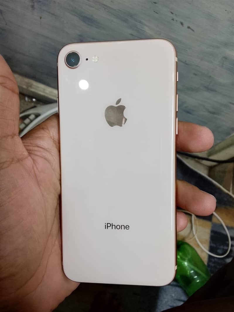 Apple iPhone 8 0