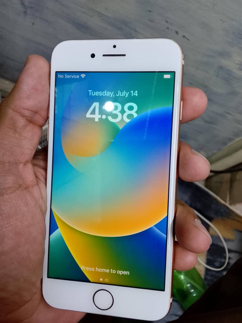 Apple iPhone 8 1