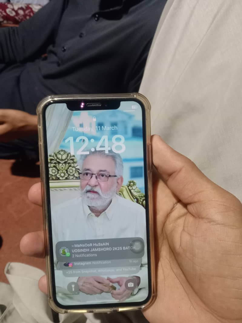 Apple iPhone X 4