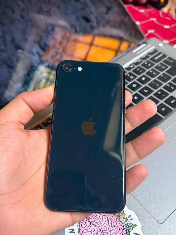 Apple iPhone SE 2023 2