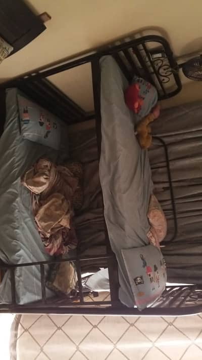Iron Bed for childrens 10/10 Condition like new