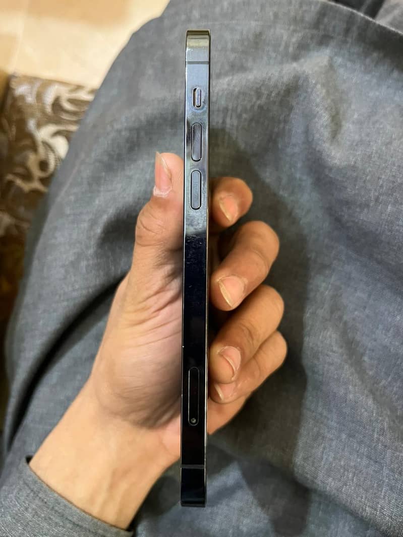 Apple iPhone 12 Pro 2