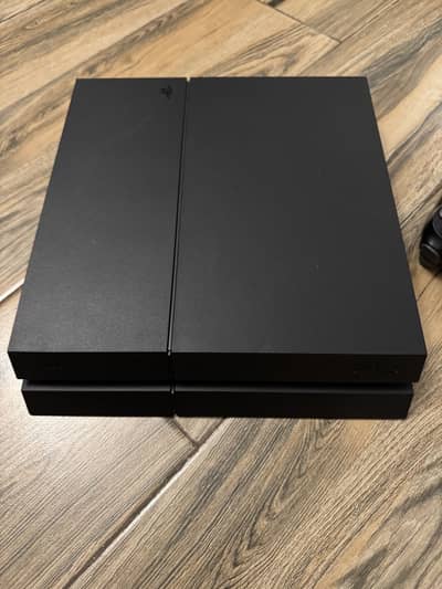 Ps4 fat Sealed Like new