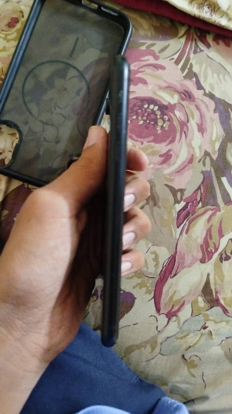 iPhone XR 0