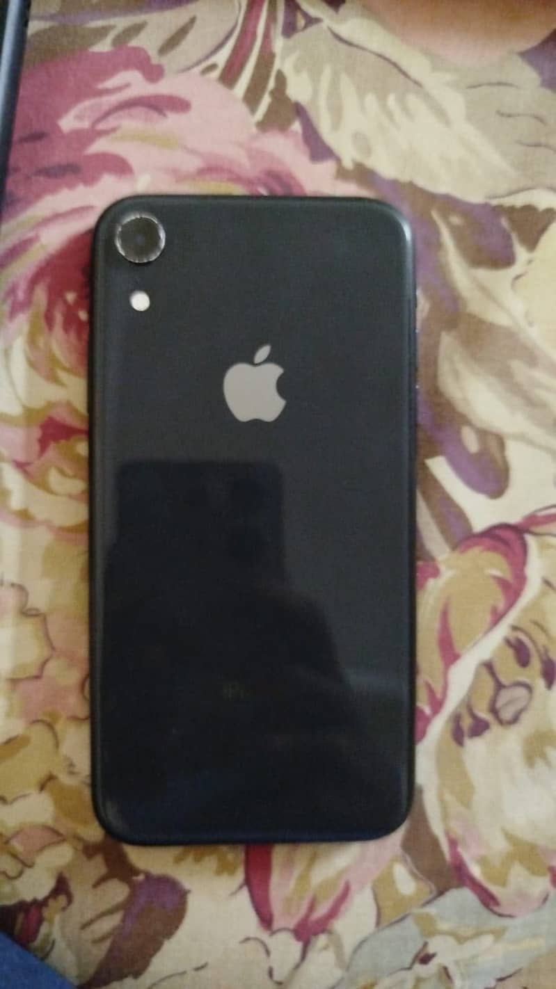 iPhone XR 1