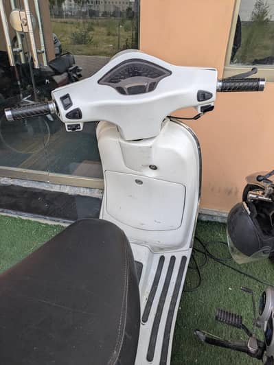 100cc fuel Scooty