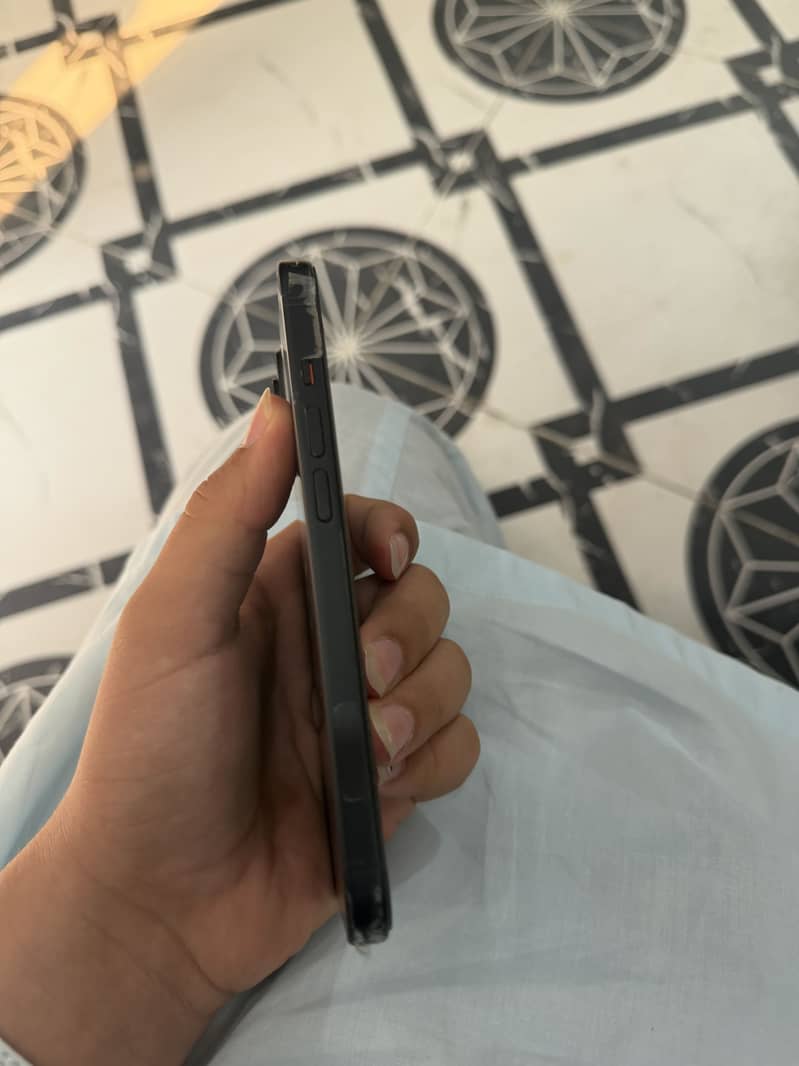 Apple iPhone 15 5