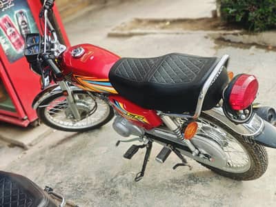 iam selling my brand new Honda 125 2026 modell