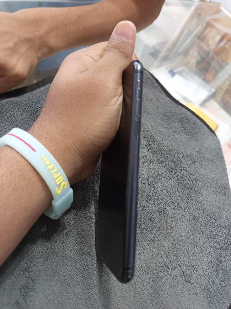 Apple iPhone 7 2