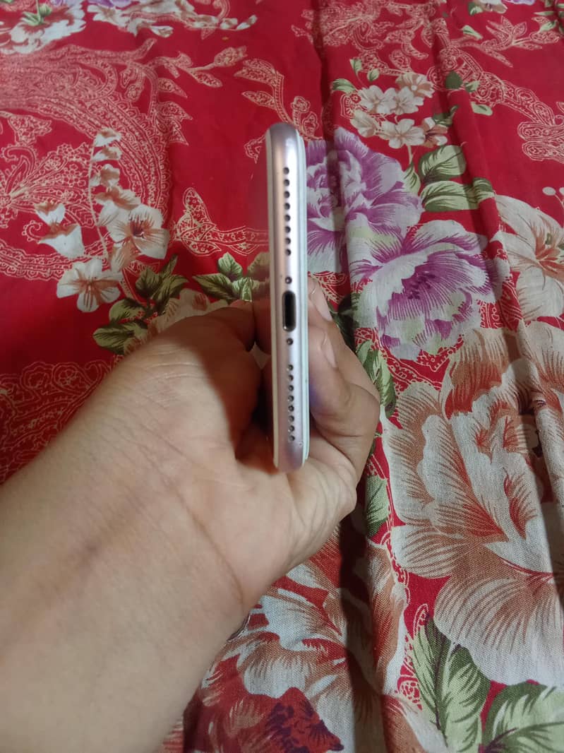 Apple iPhone 7 Plus 2