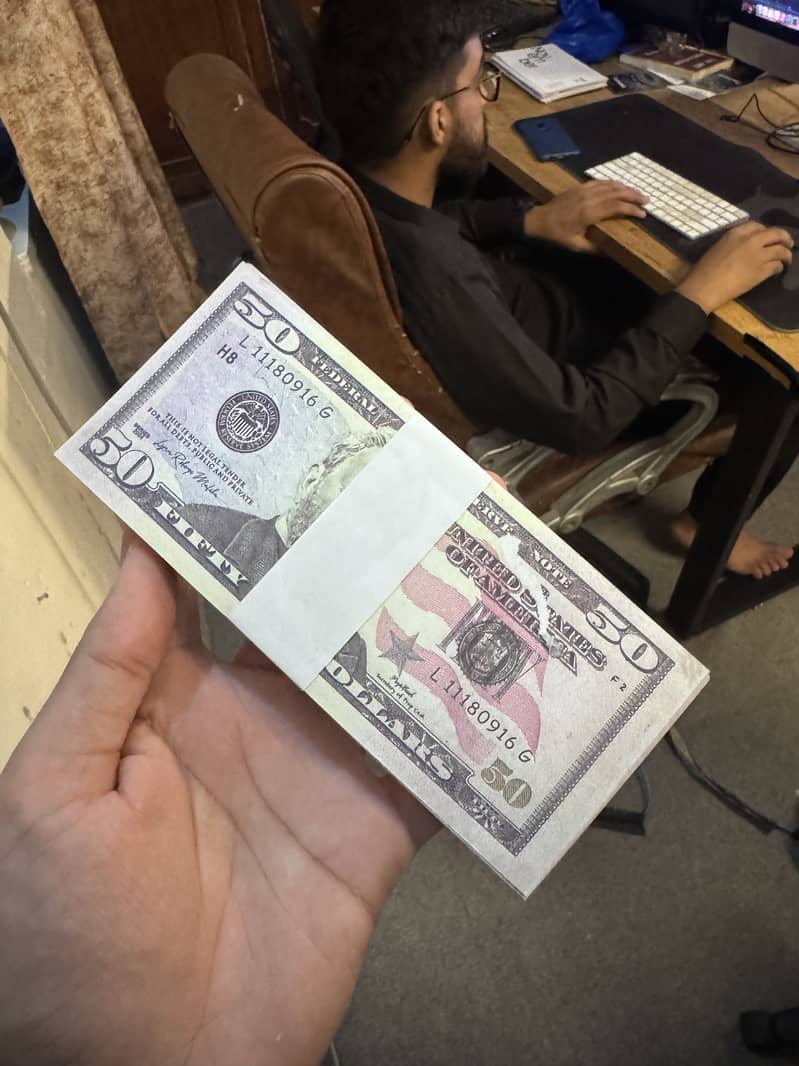 Dollar stack 100usd 4