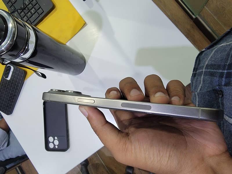 iphone 15 pro max 2