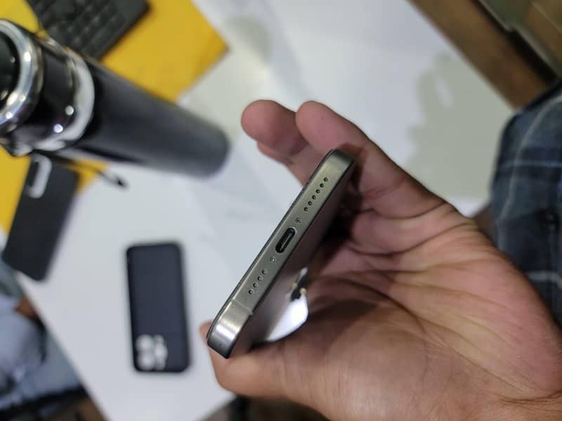 iphone 15 pro max 3