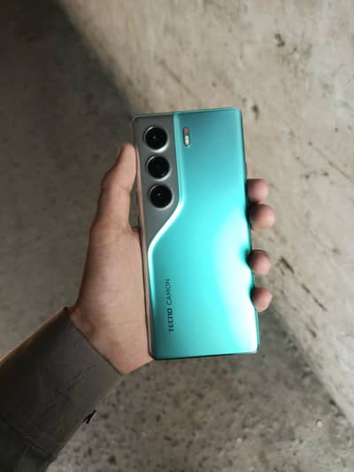 Tecno CAMON 40 Pro